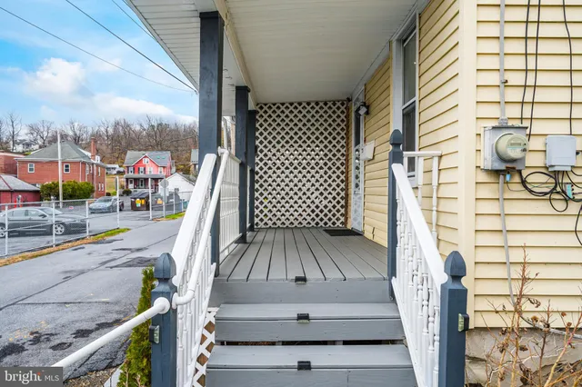 $279,900 | 125 Wabash Avenue, Bath, PA 18014