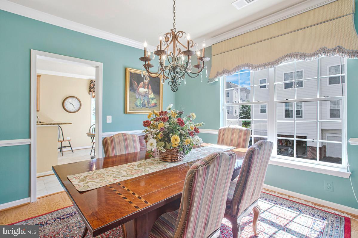 7315 Brookview Road, Unit 207 Elkridge, MD 21075 - Photo 8 of 51 Dining Room