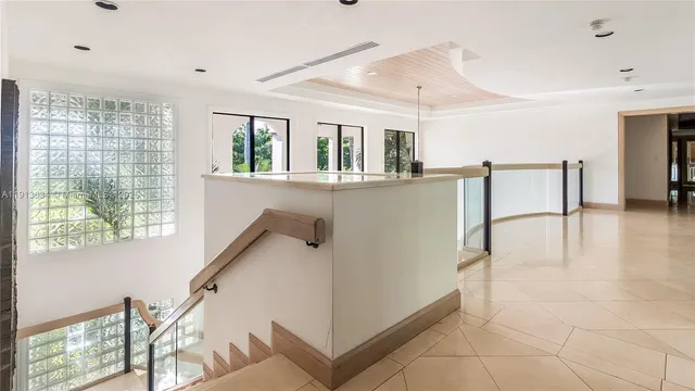 $12,000,000 | 10395 Southwest 67th Avenue, Pinecrest, FL 33156