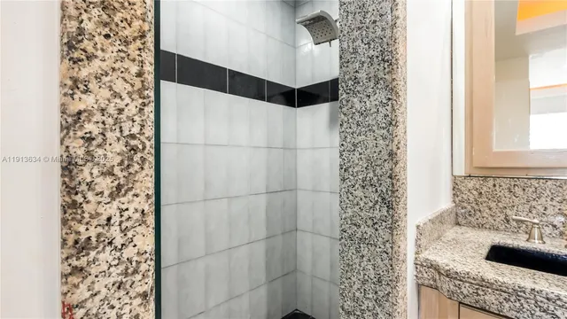 $12,000,000 | 10395 Southwest 67th Avenue, Pinecrest, FL 33156