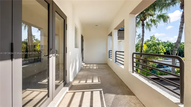 $12,000,000 | 10395 Southwest 67th Avenue, Pinecrest, FL 33156