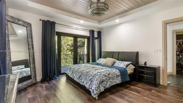 $12,000,000 | 10395 Southwest 67th Avenue, Pinecrest, FL 33156