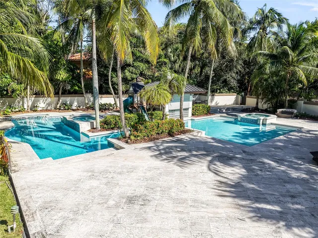 $12,000,000 | 10395 Southwest 67th Avenue, Pinecrest, FL 33156