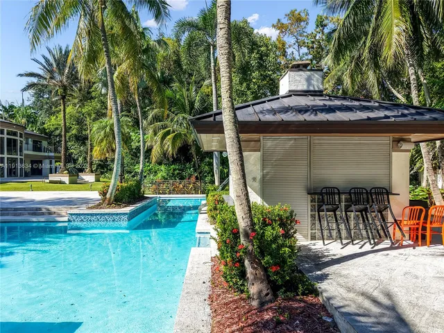 $12,000,000 | 10395 Southwest 67th Avenue, Pinecrest, FL 33156