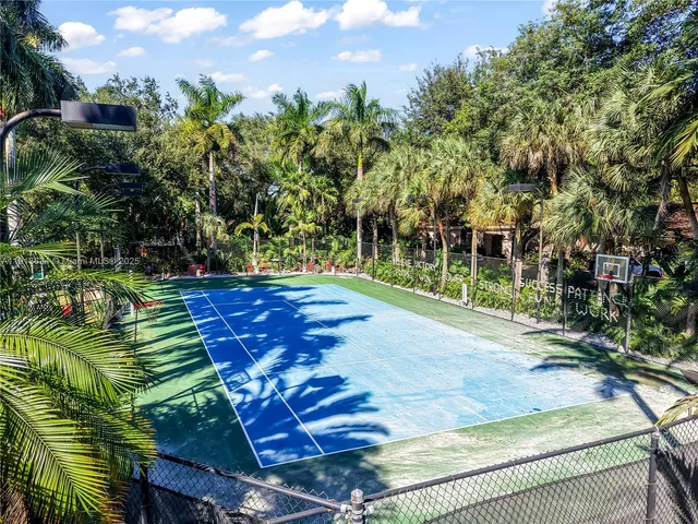 $12,000,000 | 10395 Southwest 67th Avenue, Pinecrest, FL 33156