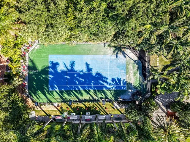 $12,000,000 | 10395 Southwest 67th Avenue, Pinecrest, FL 33156