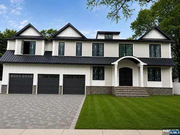 $2,099,999 | 208 Wilsey Court, Paramus, NJ 07652