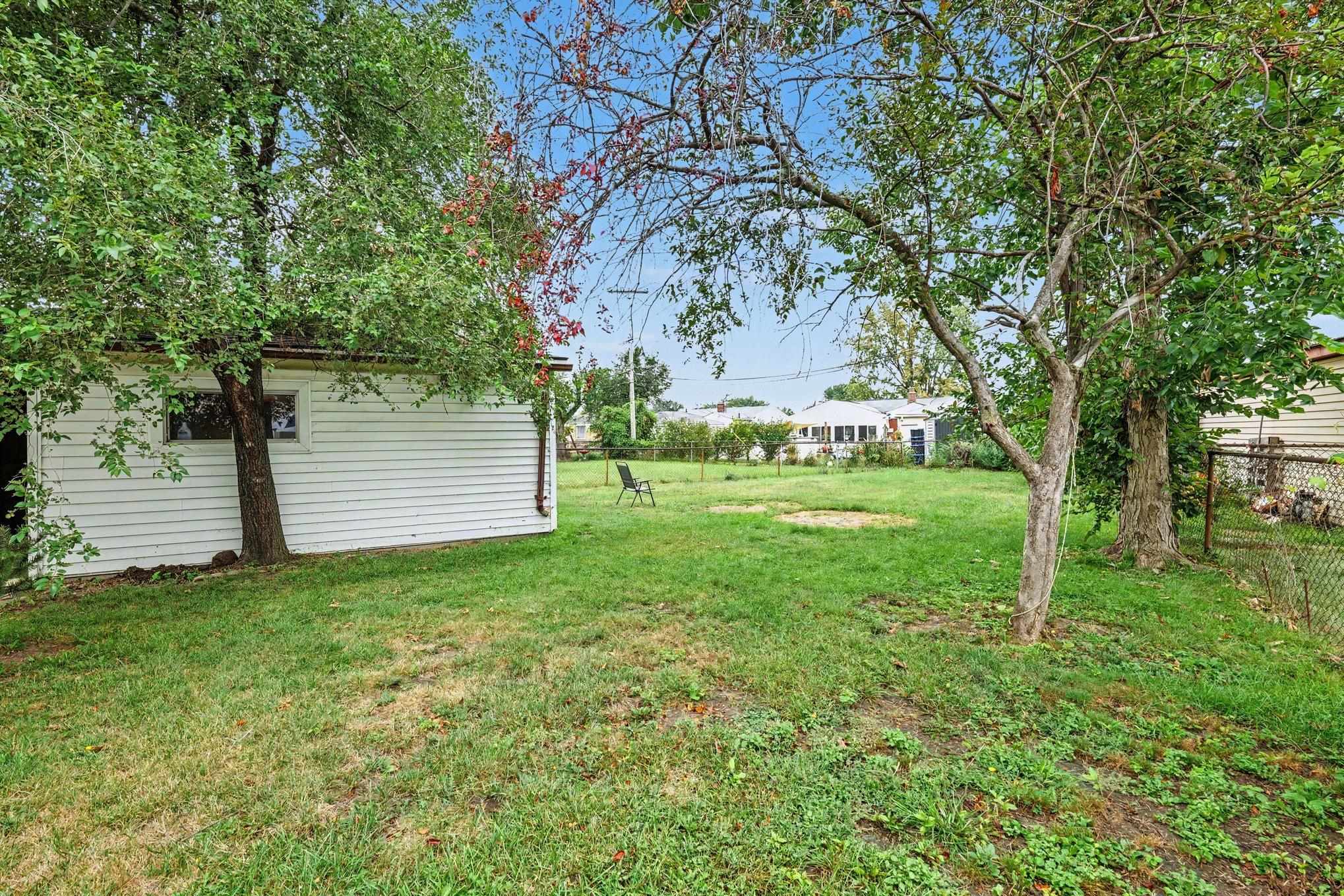 18229 Rainbow Road Fraser, MI 48026 - Photo 21 of 23 1950089-e5a4b4a1-6bd3-4e79-ba9b-aaaad4a771f1.JPG