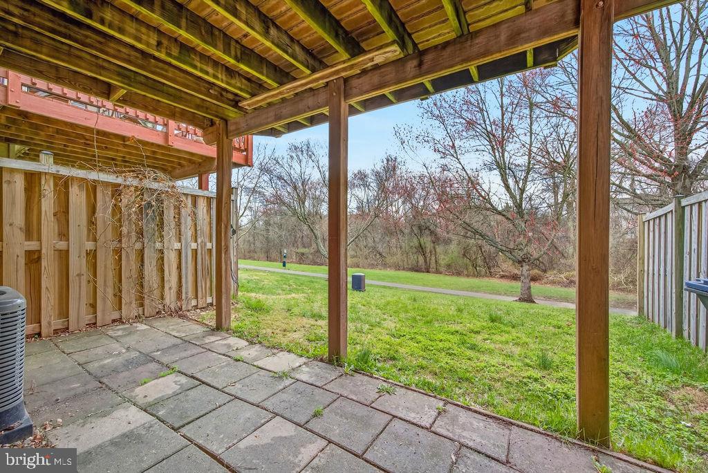 43249 Clearnight Terrace Ashburn, VA 20147 - Photo 7 of 39 a view of a backyard with garden