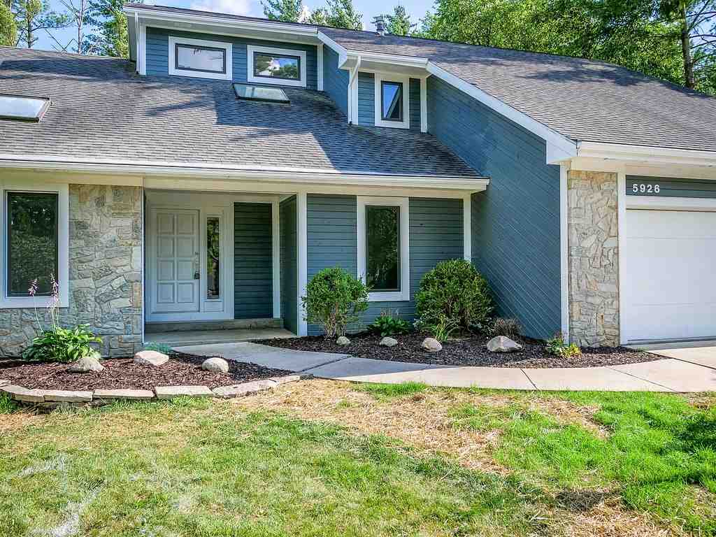 5926 Spring Pond Road Fort Wayne, IN 46845 - Photo 2 of 36