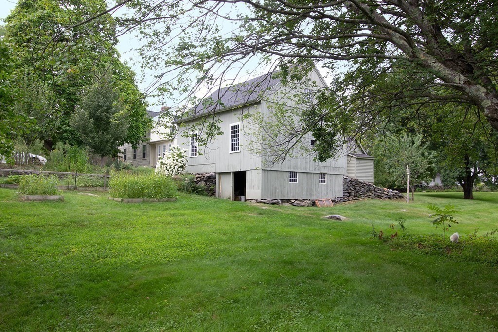 96 Petersham Road Hardwick, MA 01037 - Photo 4 of 37