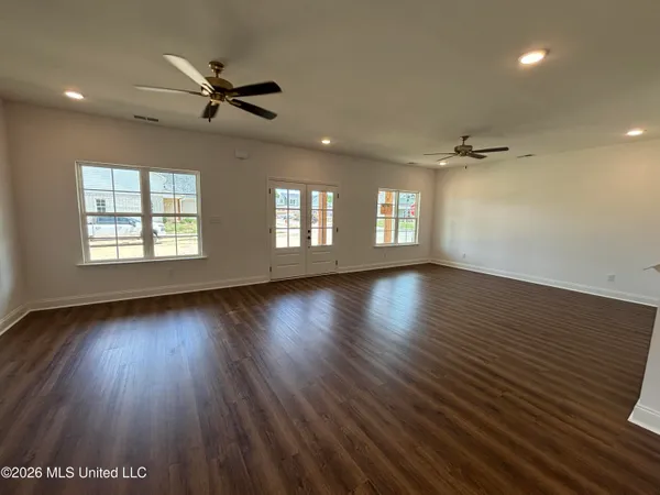 $403,550 | 7221 Hickory Holw Road, Walls, MS 38680