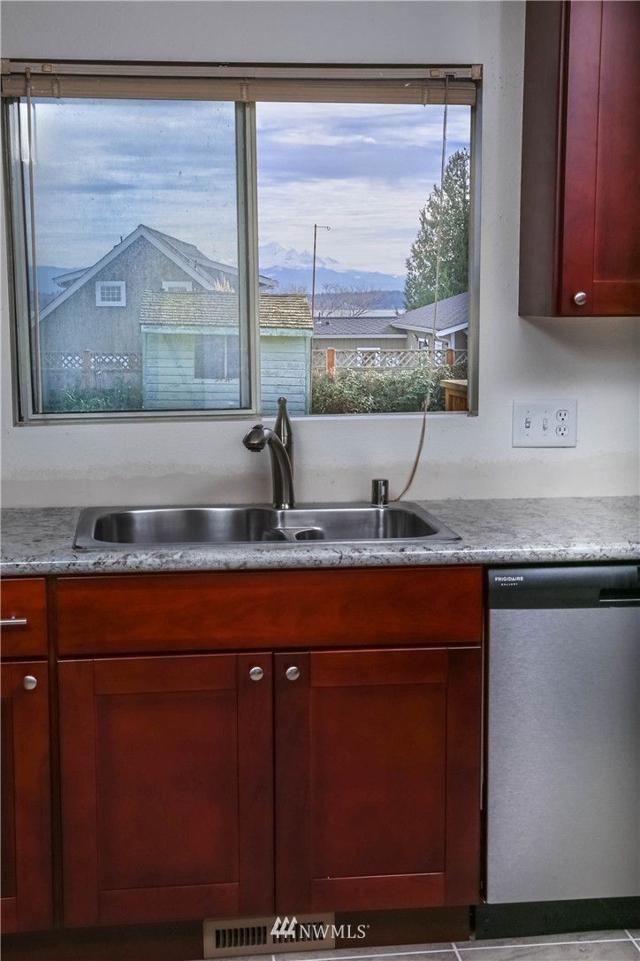 8076 Kispiox Road Blaine, WA 98230 - Photo 8 of 25 Gallery Image 8
