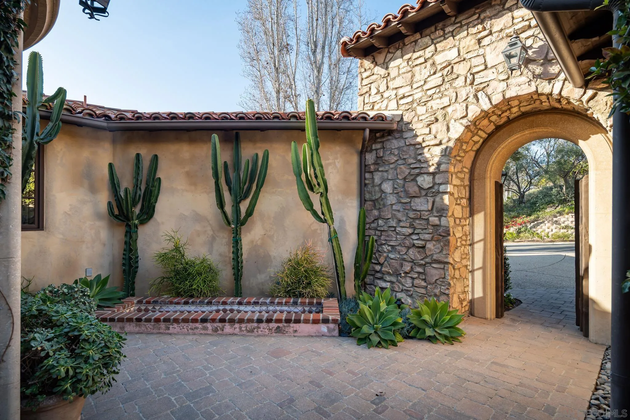 18564 Corte Fresco Rancho Santa Fe, CA 92091 - Photo 3 of 40 Gallery Image 3