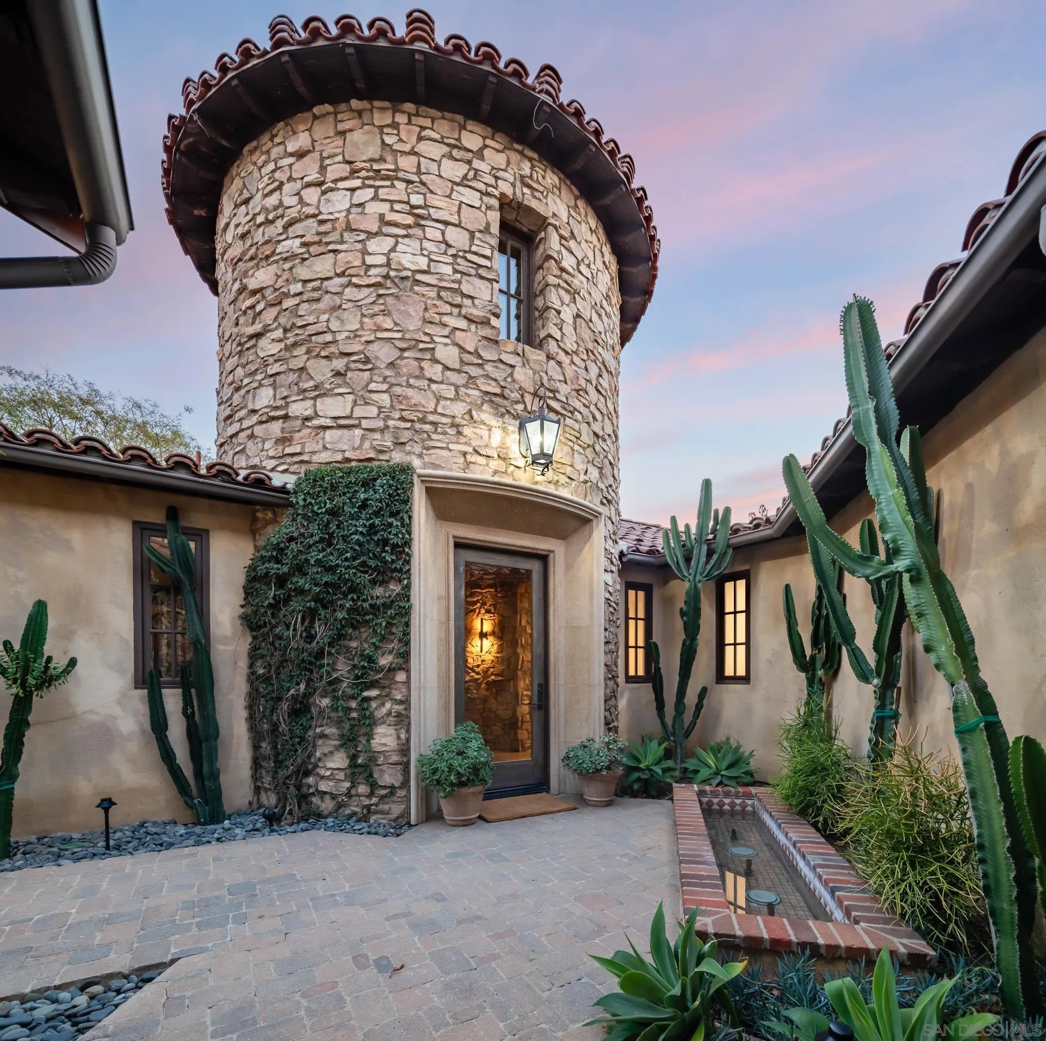 18564 Corte Fresco Rancho Santa Fe, CA 92091 - Photo 4 of 40 Gallery Image 4