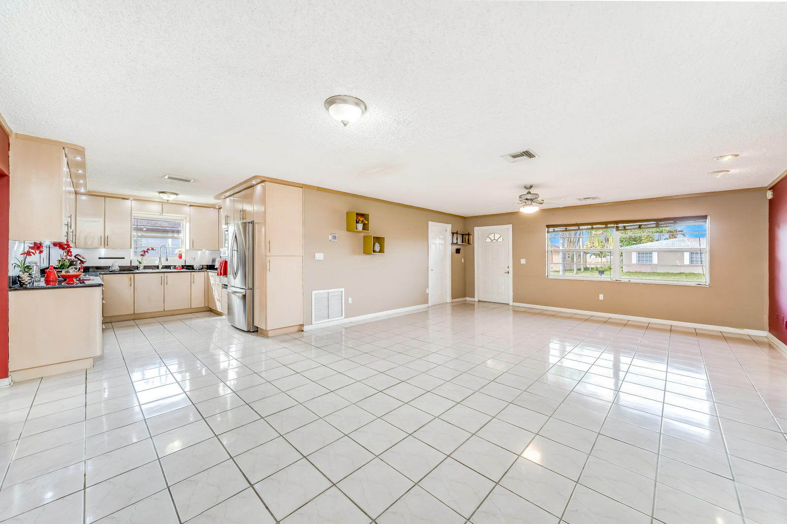 11152 Mustang Street Boca Raton, FL 33428 - Photo 18 of 61 Living Room