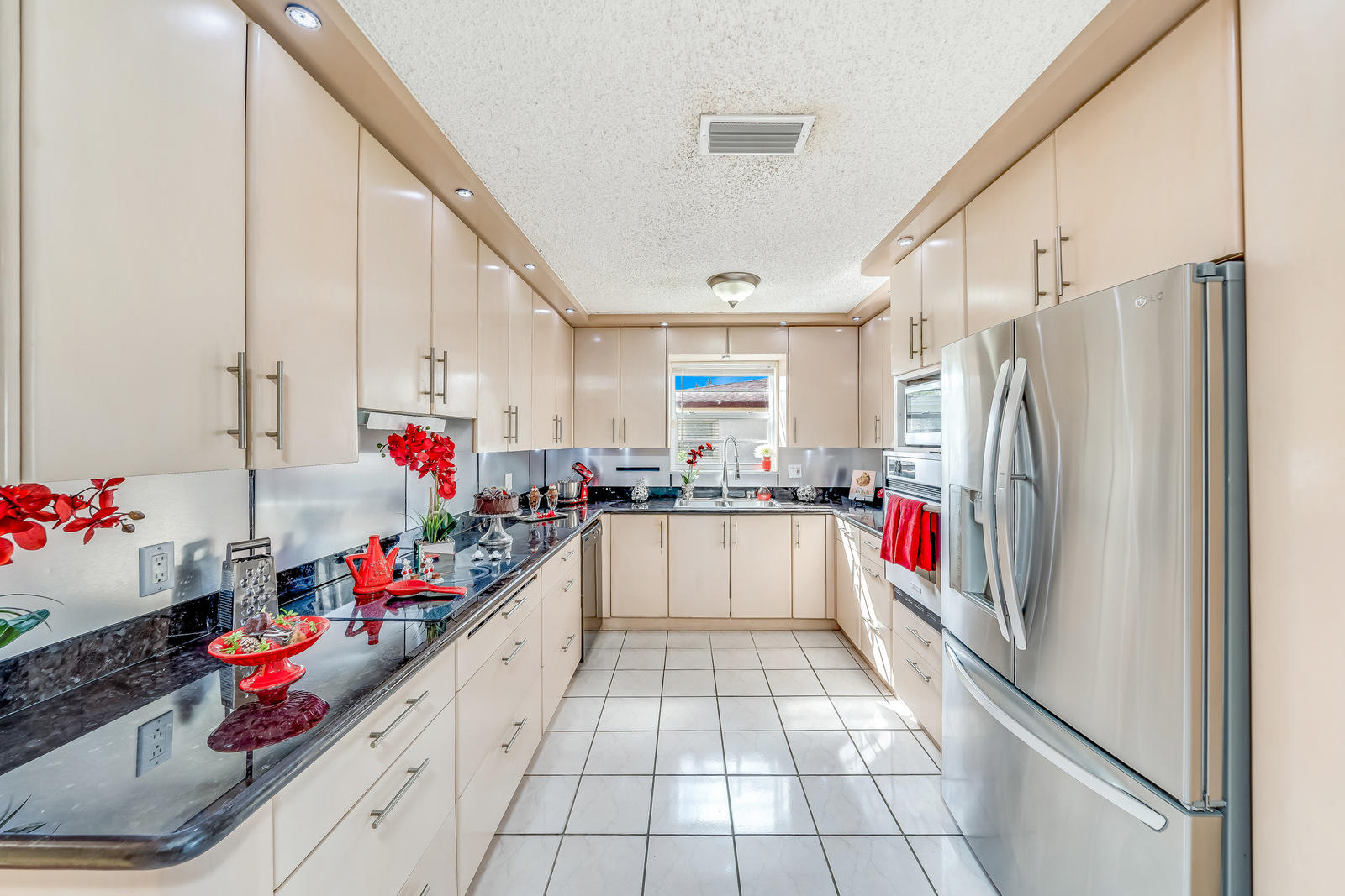 11152 Mustang Street Boca Raton, FL 33428 - Photo 21 of 61 stainless appliances