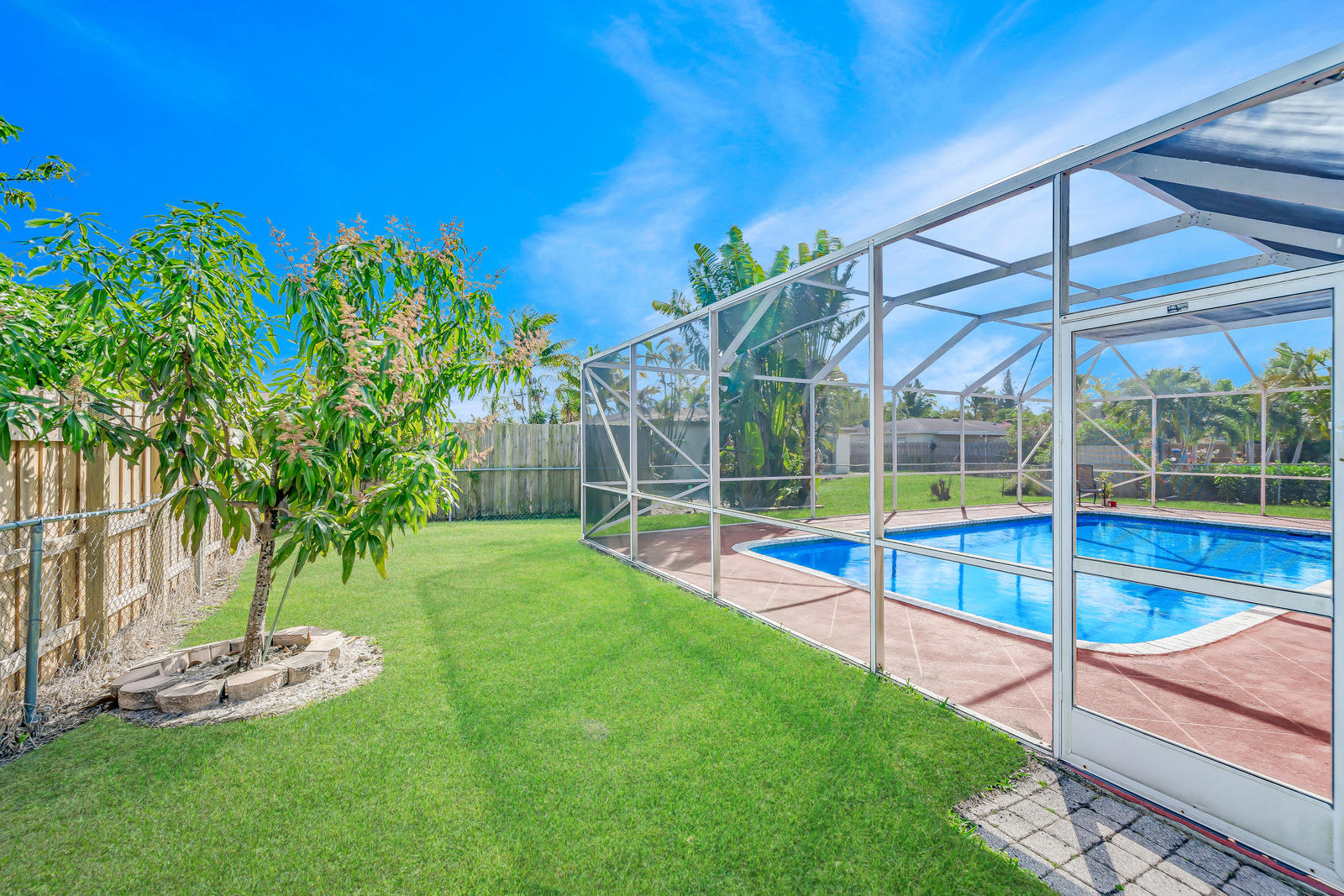 11152 Mustang Street Boca Raton, FL 33428 - Photo 53 of 61 Side yard