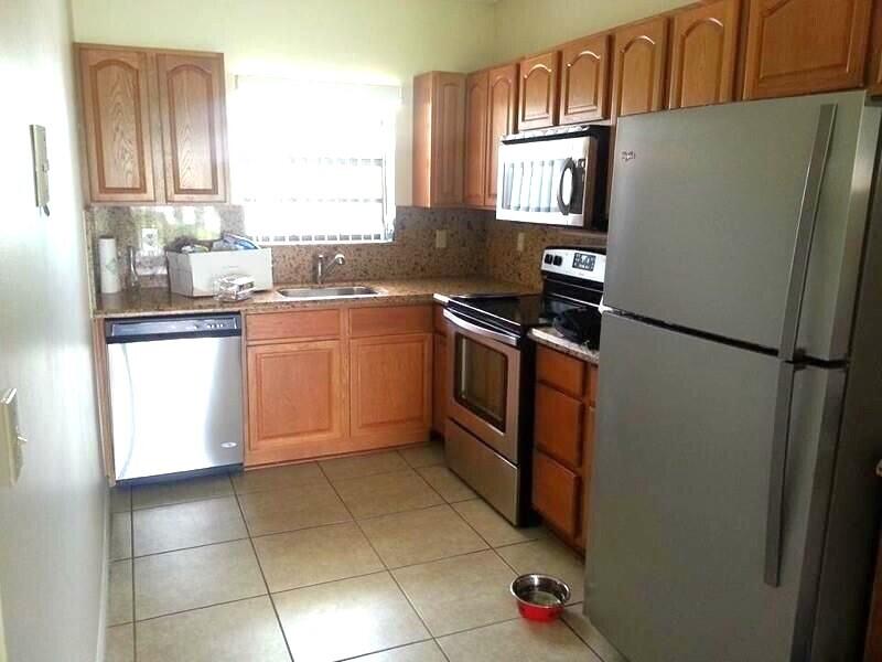 320 Norwood Terrace, Unit N213 Boca Raton, FL 33431 - Photo 2 of 6 kitchen