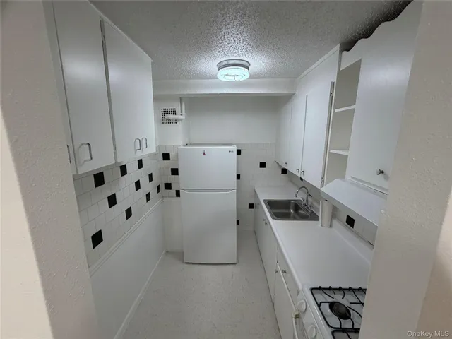 $2,250 | 83-30 Vietor Avenue, Unit 323 | Elmhurst