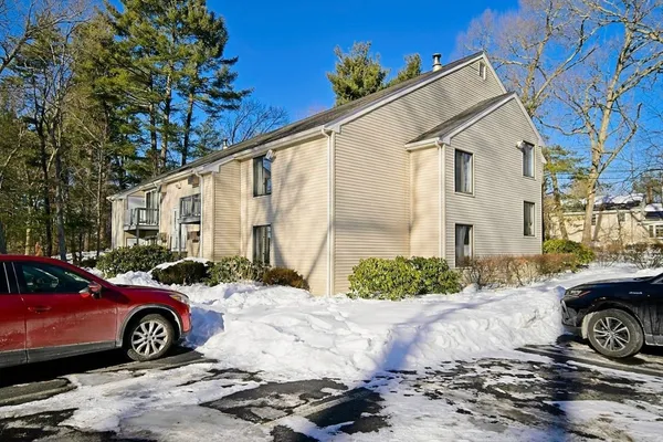 $339,900 | 165 R Chestnut Street, Unit 2, Foxboro, MA 02035