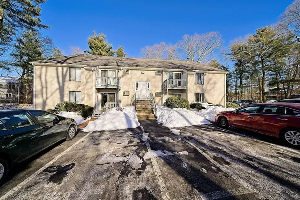 $339,900 | 165 R Chestnut Street, Unit 2, Foxboro, MA 02035