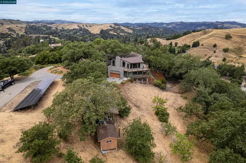 $2,850,000 | 2 Leeward Glen, Lafayette, CA 94549