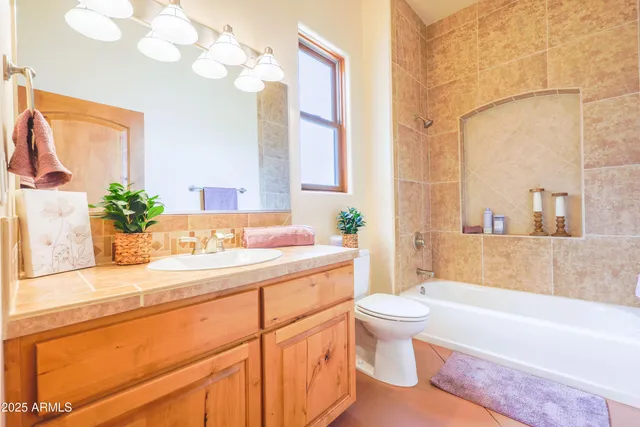 $925,000 | 6754 East Roberto Loop, Hereford, AZ 85615