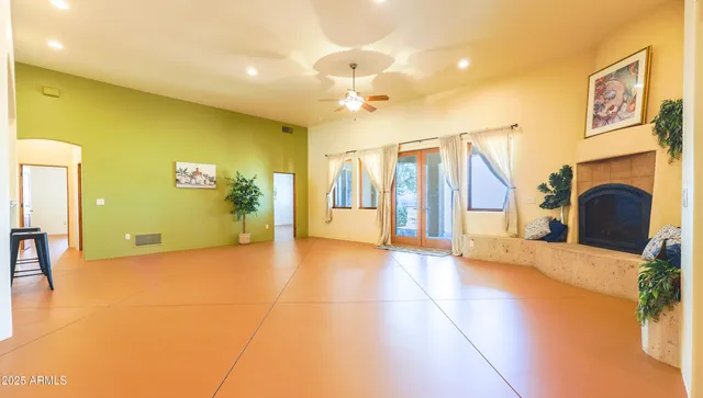 $925,000 | 6754 East Roberto Loop, Hereford, AZ 85615