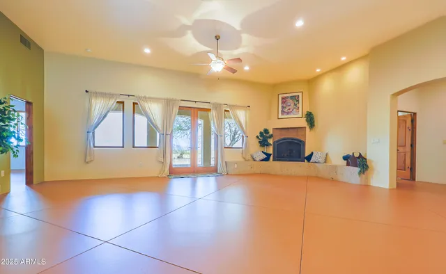 $925,000 | 6754 East Roberto Loop, Hereford, AZ 85615