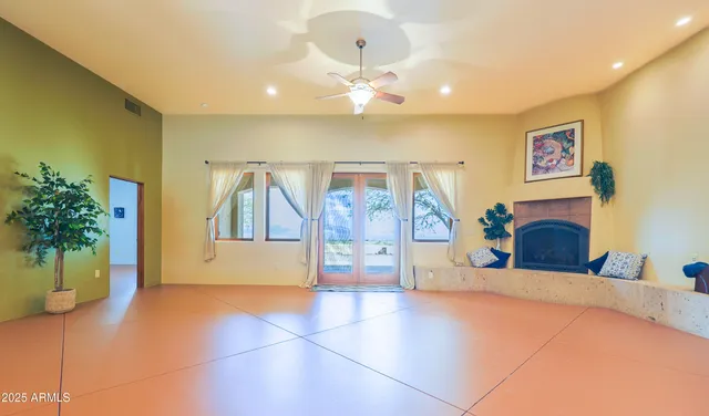 $925,000 | 6754 East Roberto Loop, Hereford, AZ 85615