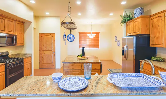 $925,000 | 6754 East Roberto Loop, Hereford, AZ 85615