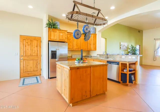 $925,000 | 6754 East Roberto Loop, Hereford, AZ 85615