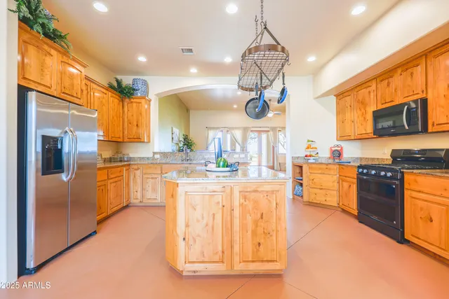 $925,000 | 6754 East Roberto Loop, Hereford, AZ 85615