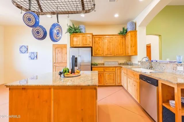 $925,000 | 6754 East Roberto Loop, Hereford, AZ 85615