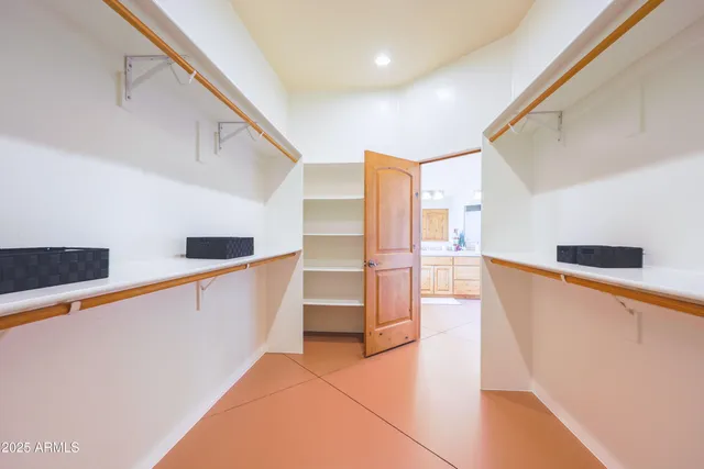 $925,000 | 6754 East Roberto Loop, Hereford, AZ 85615