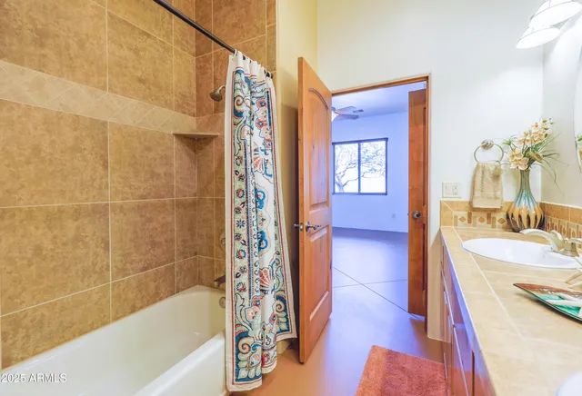 $925,000 | 6754 East Roberto Loop, Hereford, AZ 85615