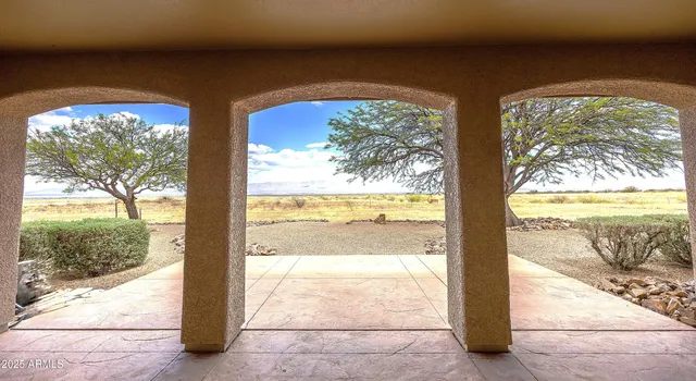 $925,000 | 6754 East Roberto Loop, Hereford, AZ 85615