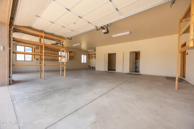 $925,000 | 6754 East Roberto Loop, Hereford, AZ 85615