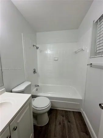 $1,695 | 2500 Johnson Street, Unit 17, Hollywood, FL 33020