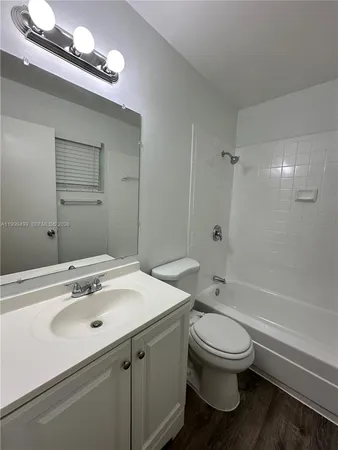 $1,695 | 2500 Johnson Street, Unit 17, Hollywood, FL 33020