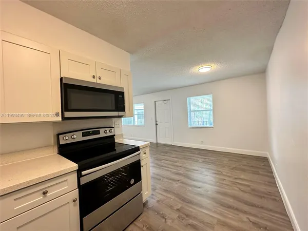 $1,695 | 2500 Johnson Street, Unit 17, Hollywood, FL 33020