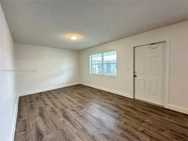 $1,695 | 2500 Johnson Street, Unit 17, Hollywood, FL 33020