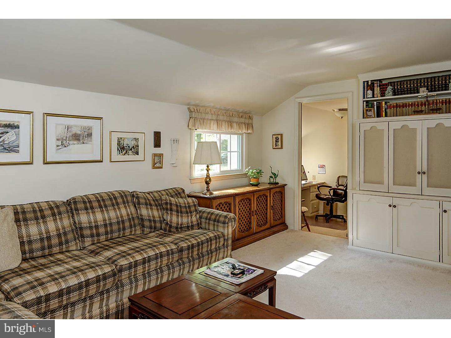 125 Kitty Hawk Road Cherry Hill, NJ 08034 - Photo 14 of 25
