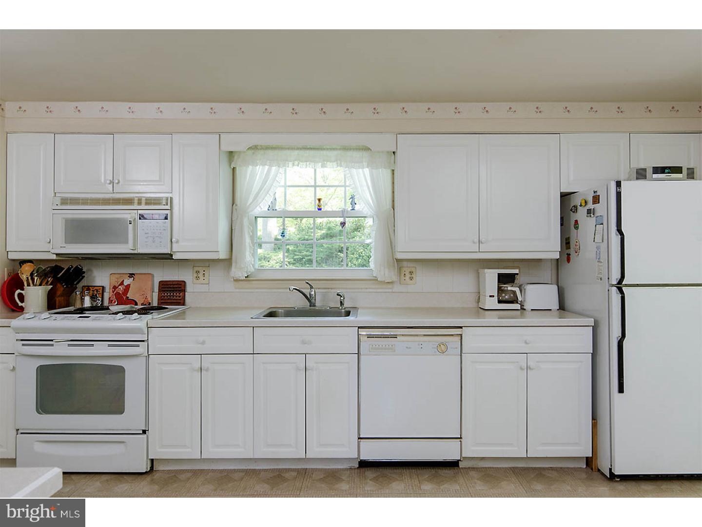 125 Kitty Hawk Road Cherry Hill, NJ 08034 - Photo 9 of 25