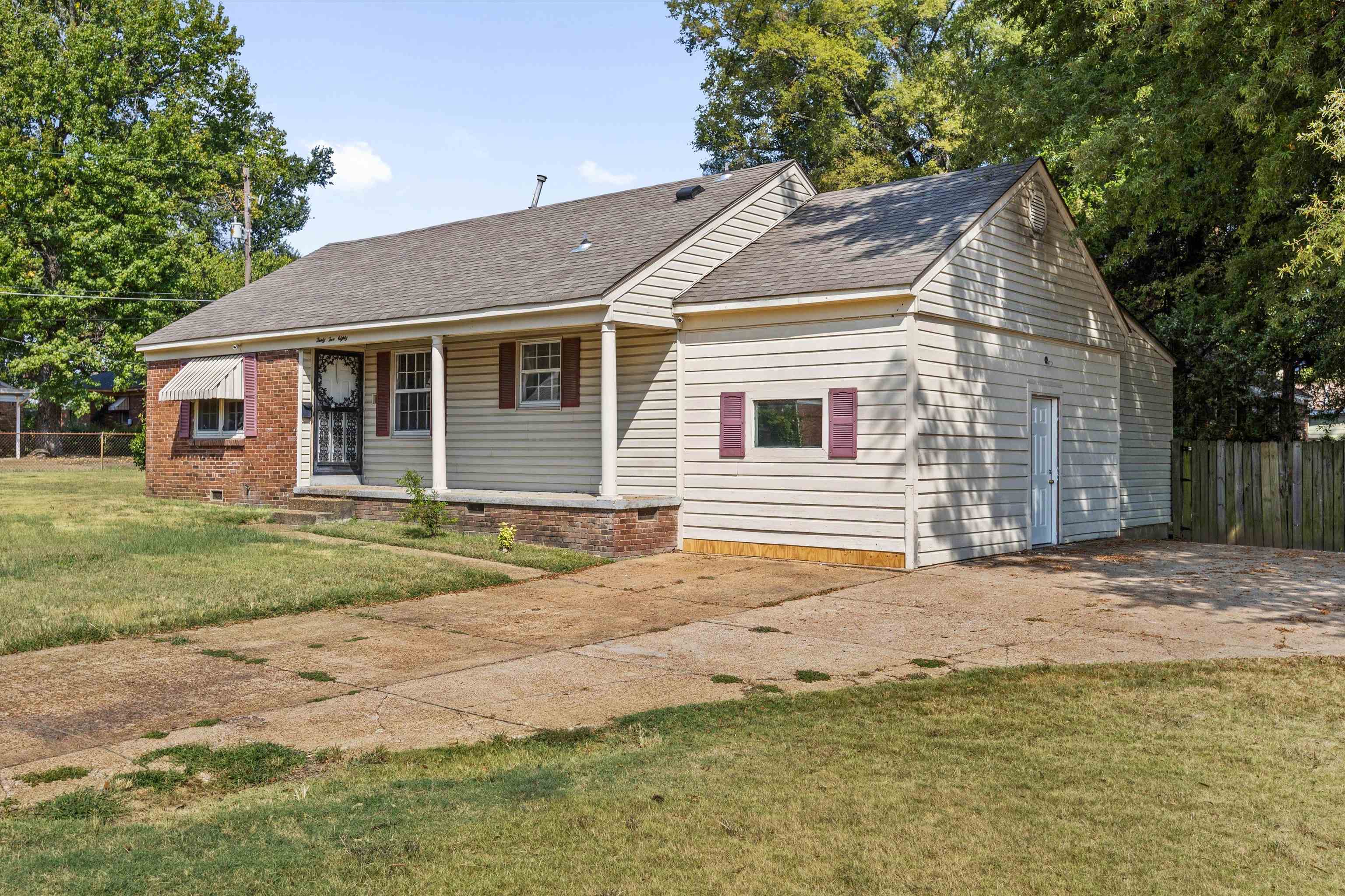 3580 Rhodes Avenue Memphis, TN 38111 - Photo 2 of 26 a view of a house with a yard