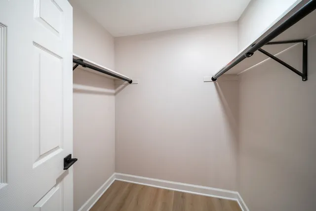 $430,000 | 10 Trafalgar Square, Unit 403, Lincolnshire, IL 60069