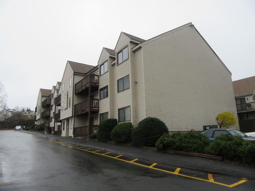 11 Hulbert Road, Unit 12 Worcester, MA 01603 - Photo 3 of 30 Gallery Image 3