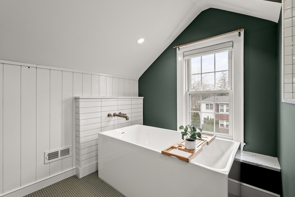 24 Grandview Road Arlington, MA 02476 - Photo 31 of 42 Gallery Image 31
