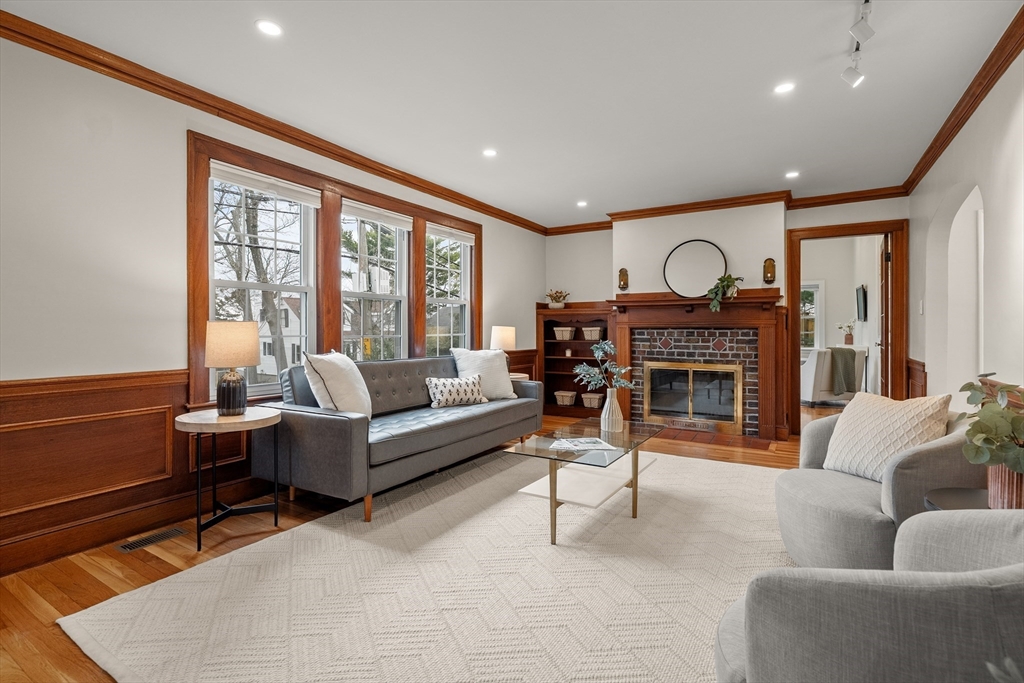 24 Grandview Road Arlington, MA 02476 - Photo 4 of 42 Gallery Image 4